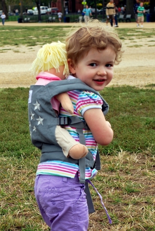 Маленькие "слинго-родители"