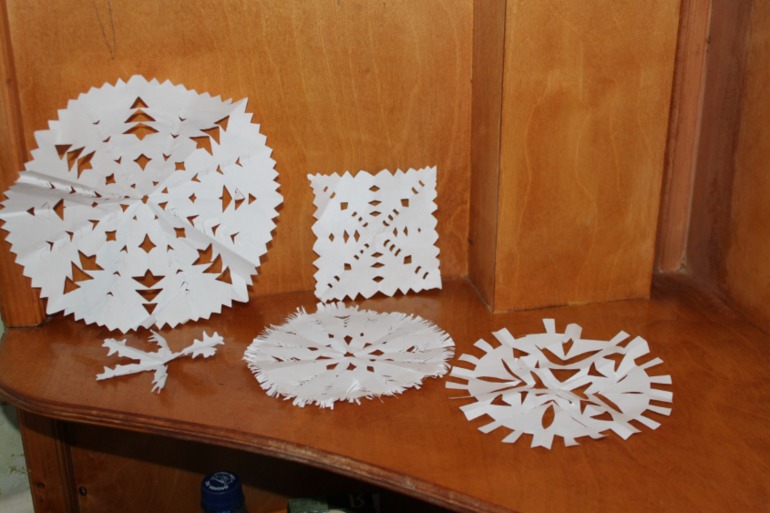 Наш первый ФМ! Новогодний переполох, 1 неделя