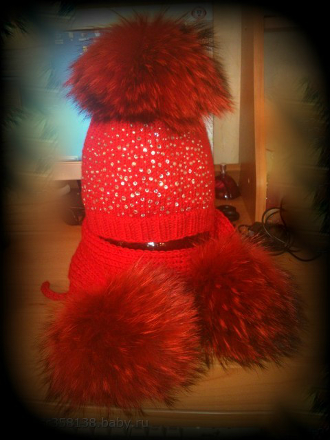 дама в красном)