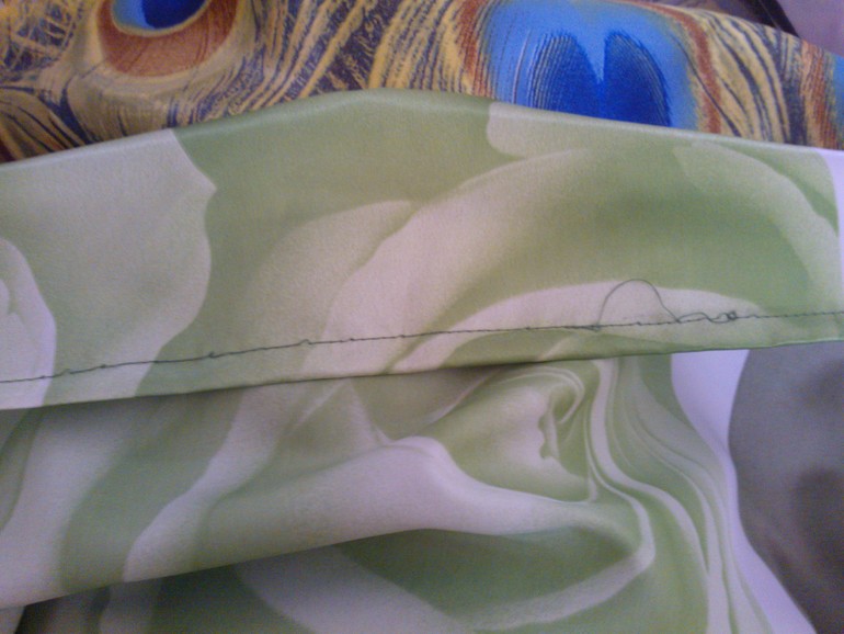 в чем ошибка? простынь из атласа