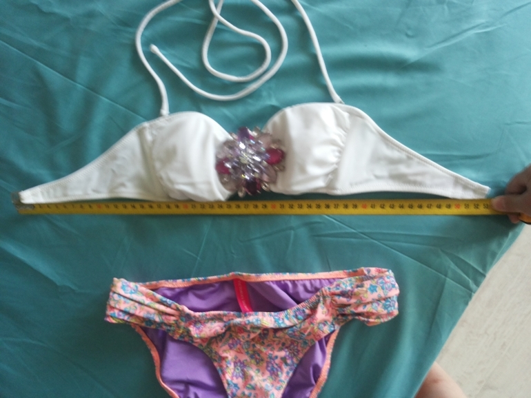 Купальник VS на худенькую девушку, размер верха XS, низ S.