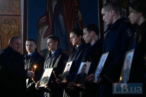 МВД проигнорировало панихиду по погибшим на Майдане милиционерам