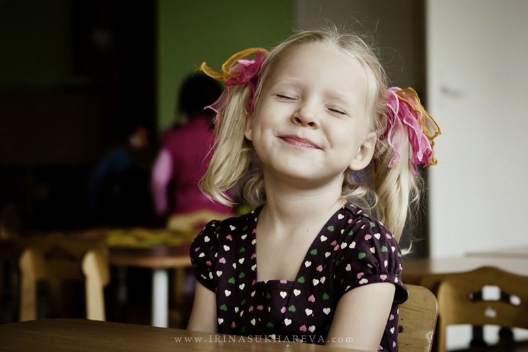 Один день из жизни в детском саду. Часть 2. Играем.