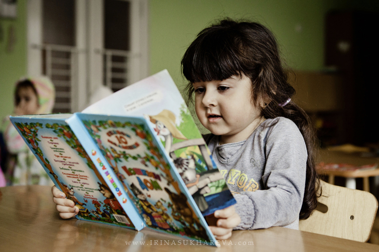 Один день из жизни в детском саду. Часть 2. Играем.