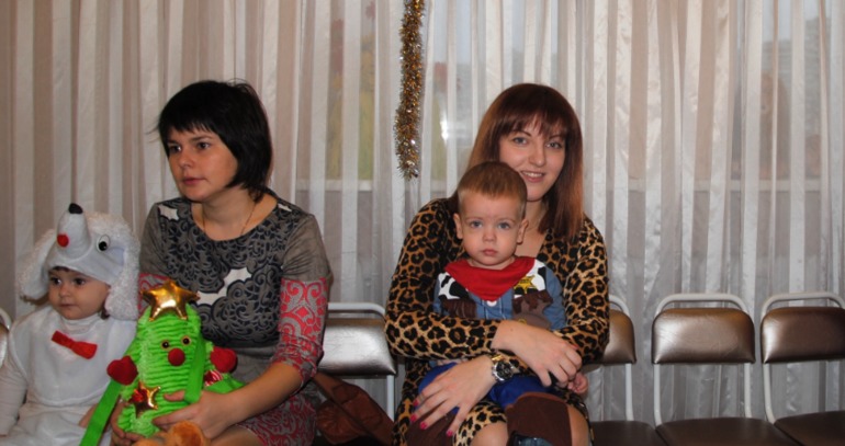 А у нас сегодня первый в жизни новогодний утренник был)))