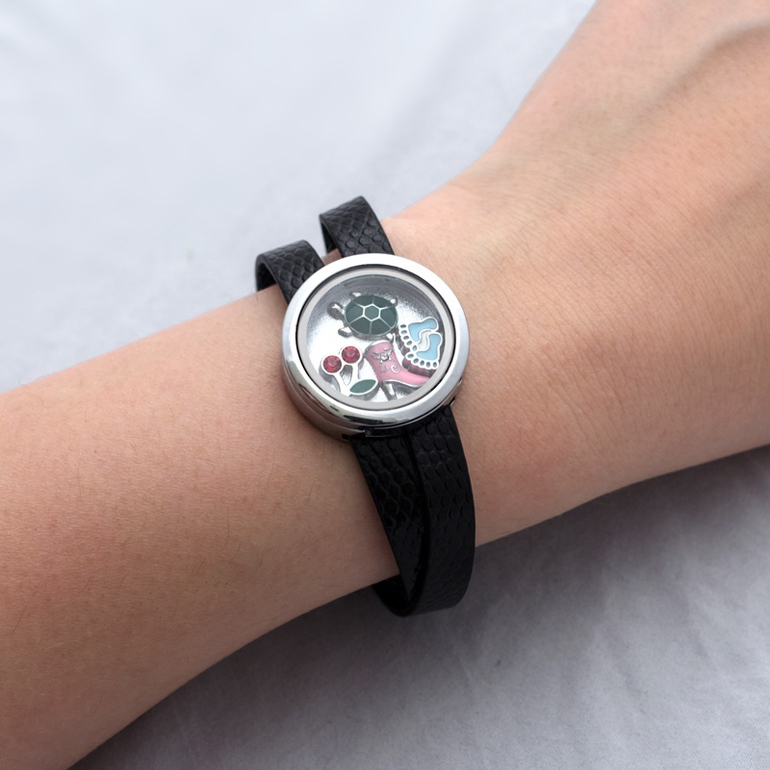 Очень симпатичная серебряная бижутерия с гравировкой