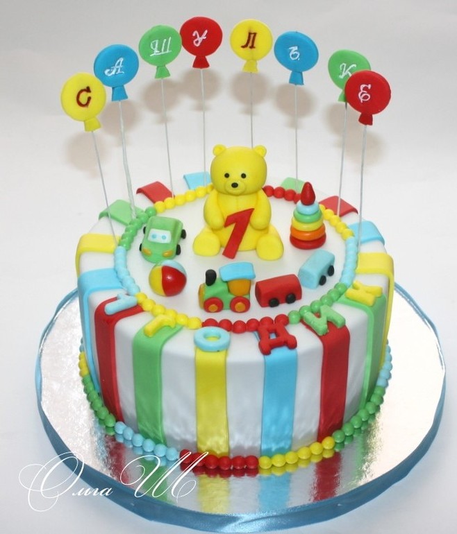 На годик мальчику полосатый