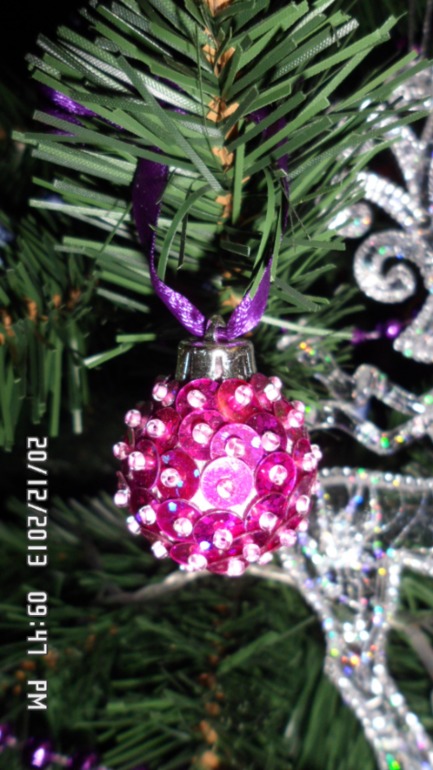 Нарядили елку - скоро Новый год!