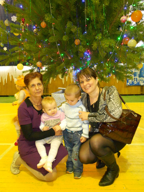 И нам уже годик