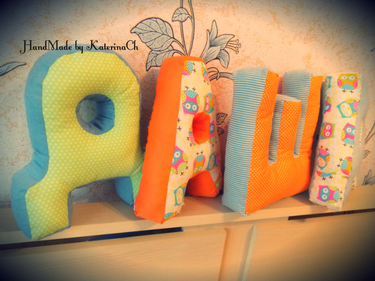 Интерьерные буквы-подушки "ДАША" №2