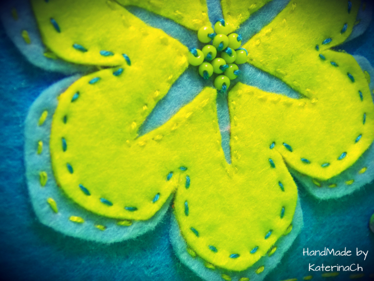 Обложка на паспорт из фетра №2