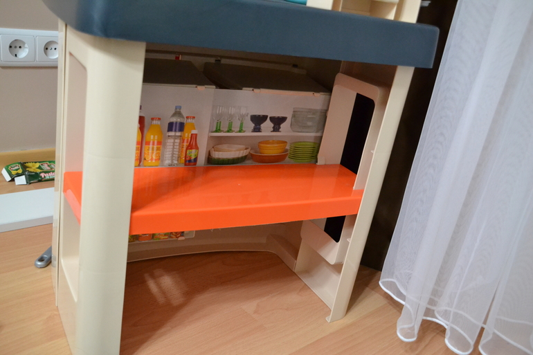 Маленькая хозяйка (на кухне)