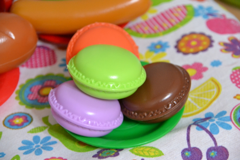 Маленькая хозяйка (на кухне)