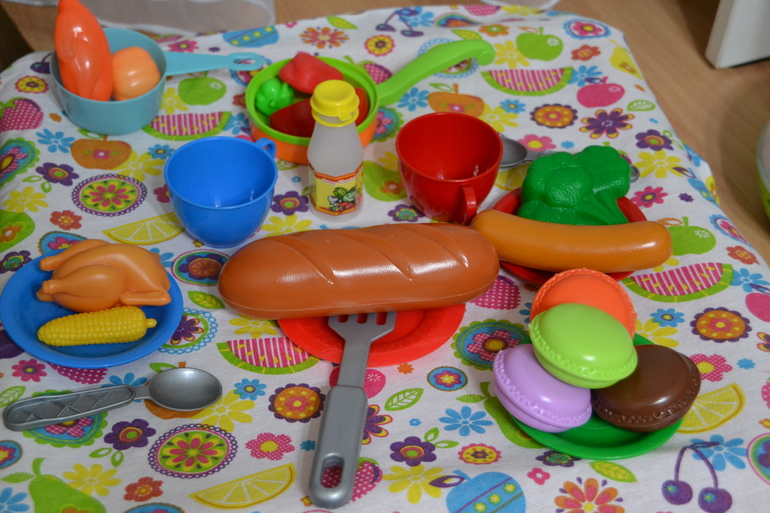 Маленькая хозяйка (на кухне)