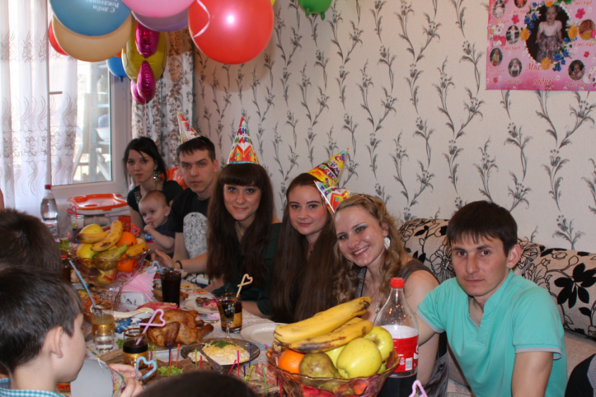 Нашей Златочке годик!!!