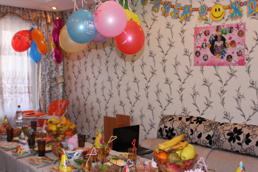 Нашей Златочке годик!!!