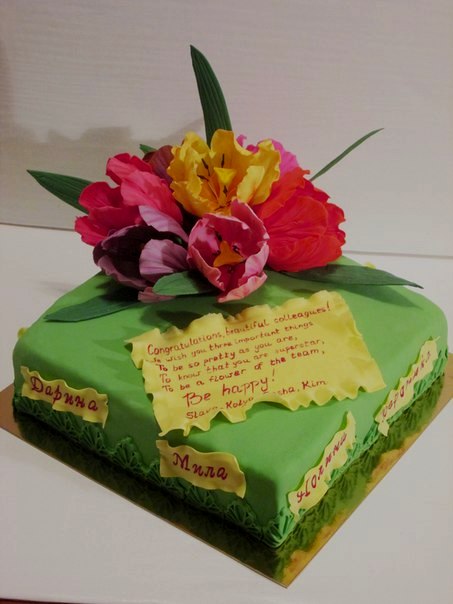 Торт с тюльпанами