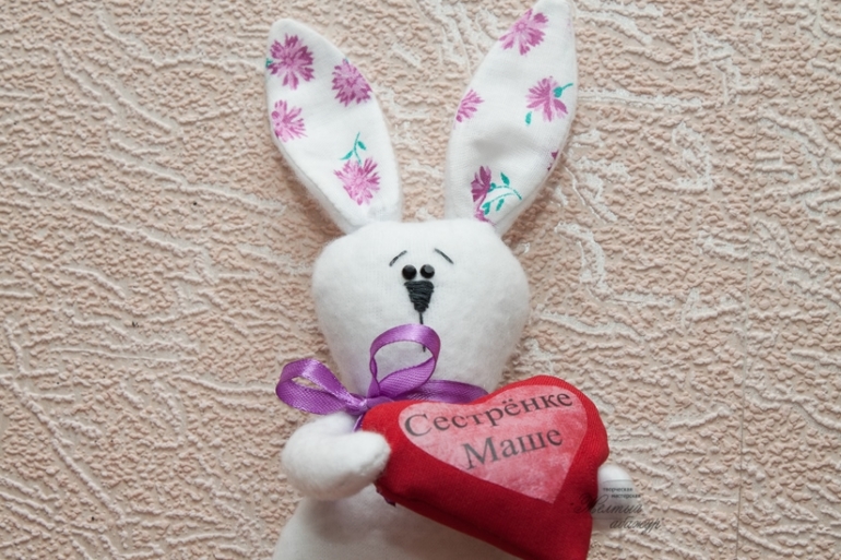 Зайка- сплюша.