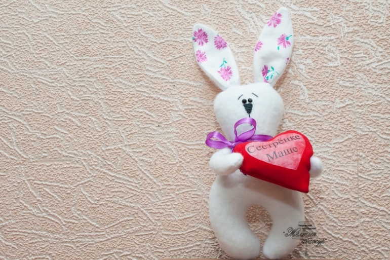 Зайка- сплюша.