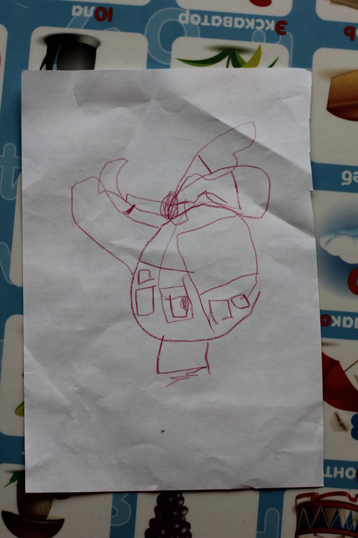 Андрей рисует