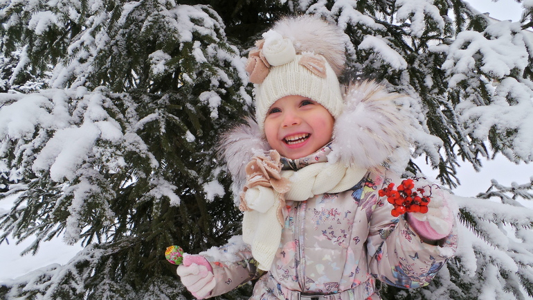 а снег идёт...