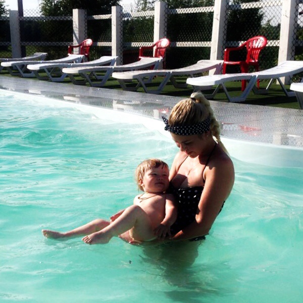 Новые зубки и маленькая хитрюша)