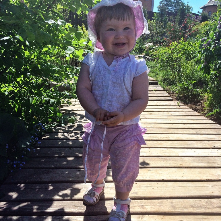 Новые зубки и маленькая хитрюша)