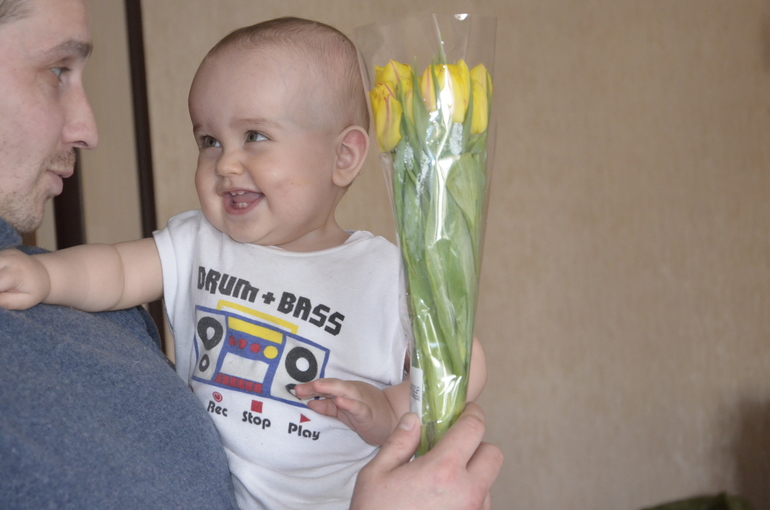Первые тюльпаны которые подарил мне мой сынок!