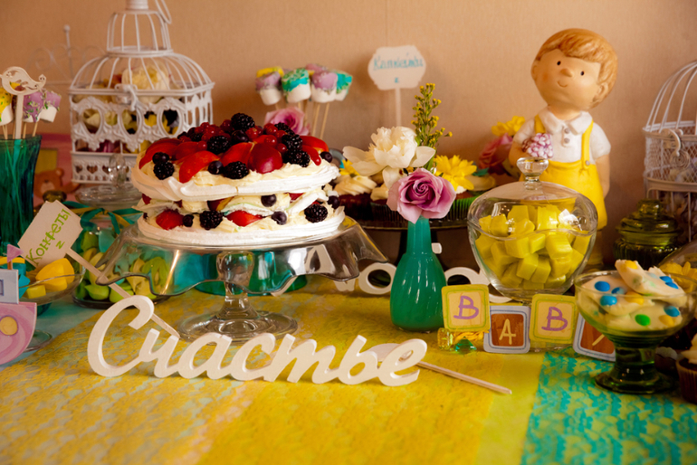 Сладкий стол на годовасие...