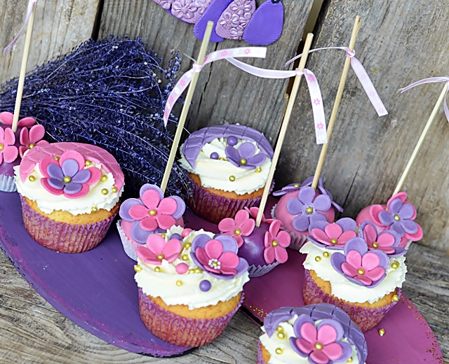 Капкейки и кейкпопсы.