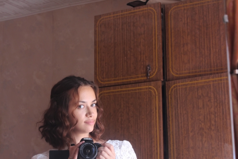 Помогите определиться с прической и как вам образ?)