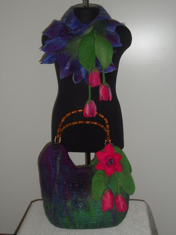 Так сильно захотелось тюльпанов-решила их свалять