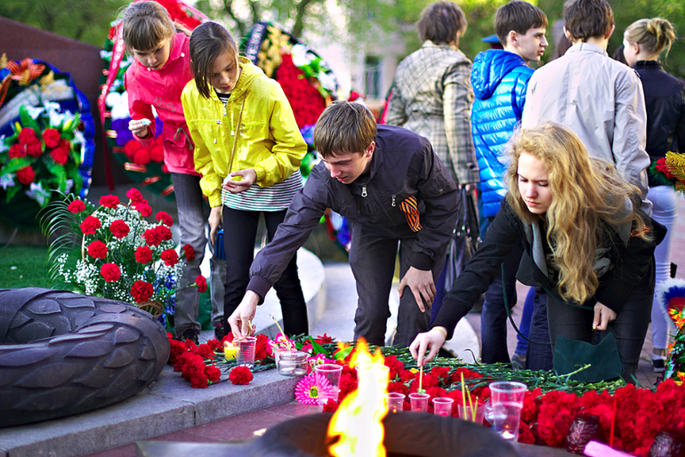 Сегодня у вечного огня...