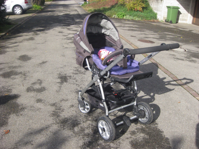 Срочно Продам  коляску в отличном состоянии за 12500руб