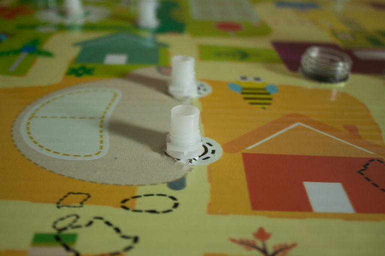 Короб с крышечками