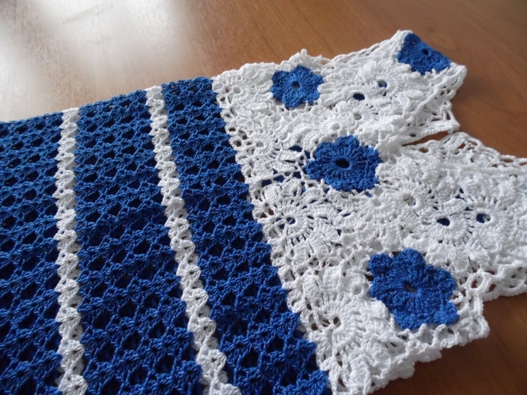 Вязанное платье для девочки