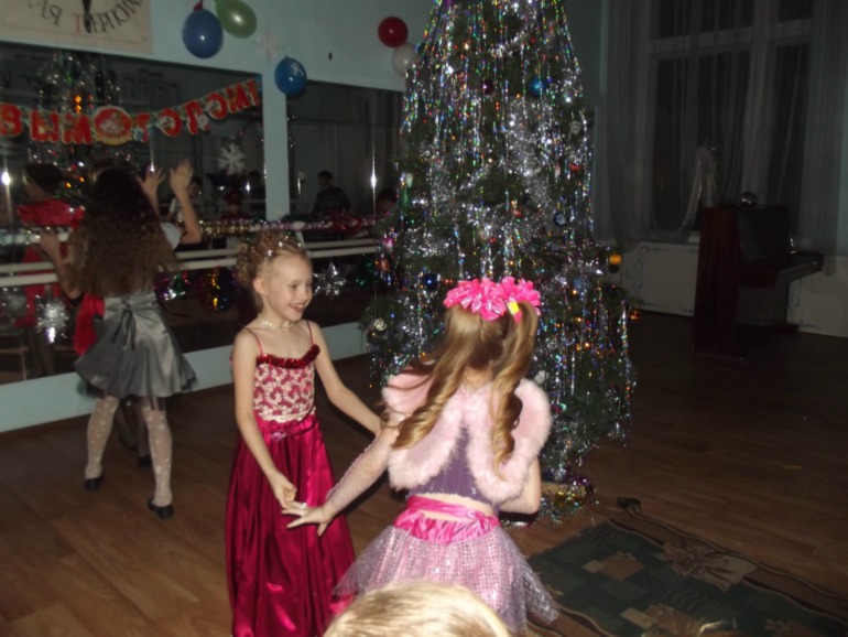 новогодние утренники)))
