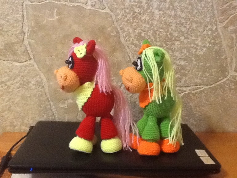 Лошадки -модницы!