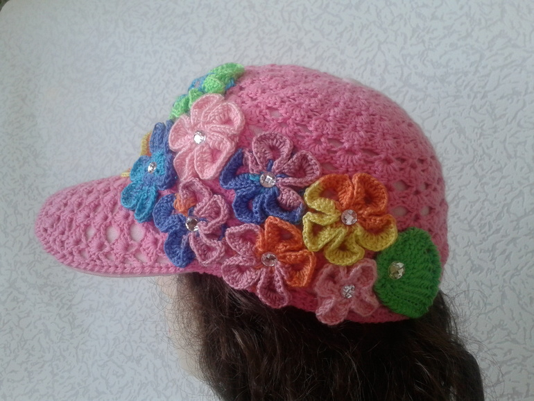 Бейсболка с вариацией и шапочки летние:)