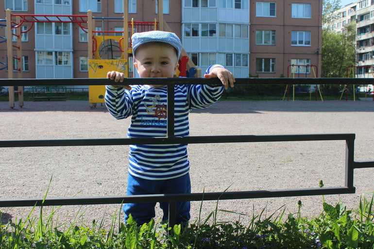 Сегодня погода прелесть...сынуля.Нагулялись.две долгих прогулки.
