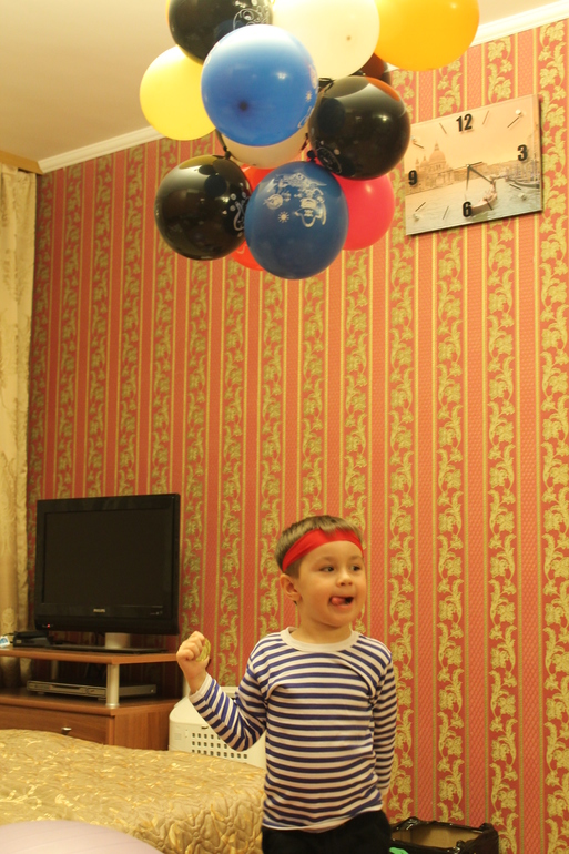 НАША ПИРАТСКАЯ ВЕЧЕРИНКА НА Д.Р МАКСИМА 4 ГОДА