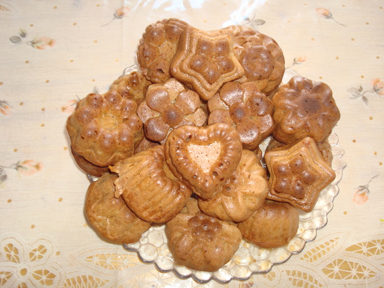 Из того, что было то и налепила)))