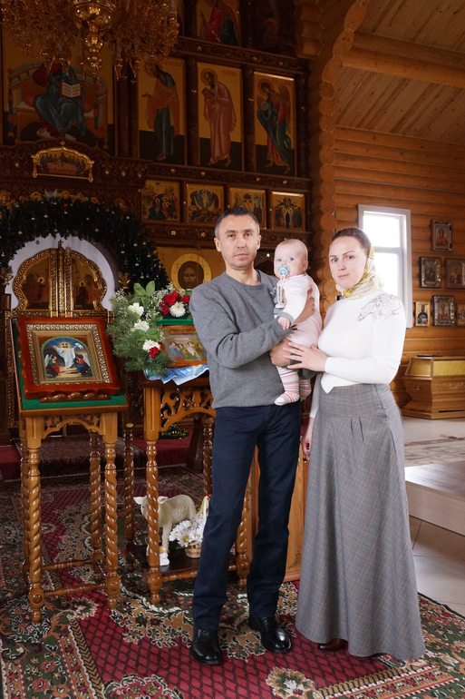Покрестили малыша позже всех))