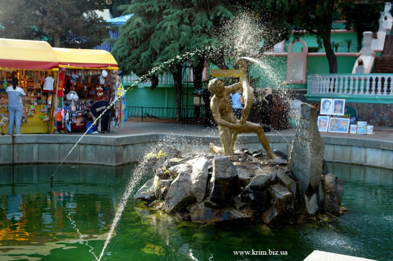 Знакомлю с Алуштой)