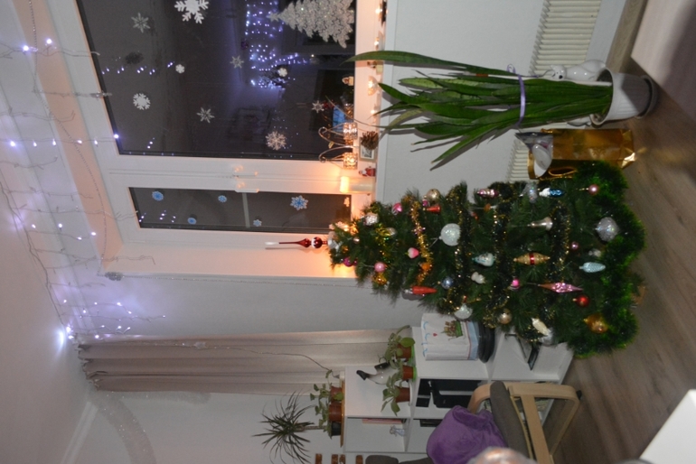 Решила показать свою комнату))