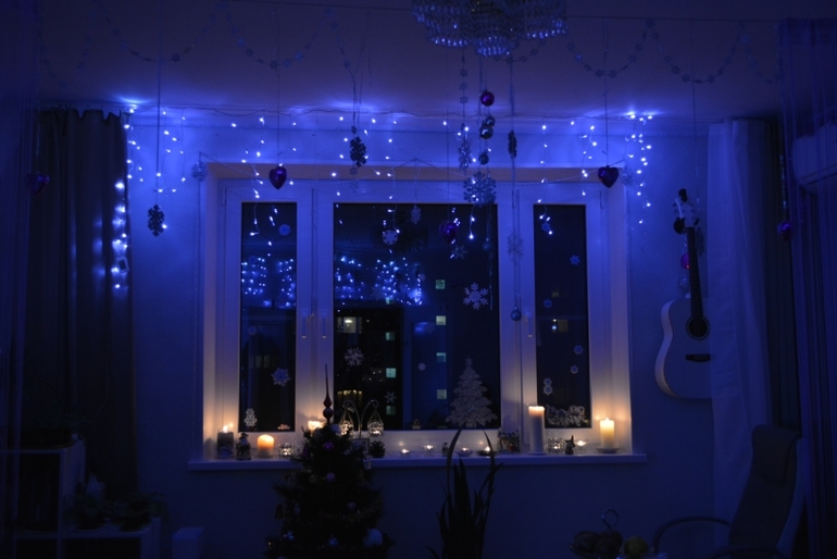 Решила показать свою комнату))