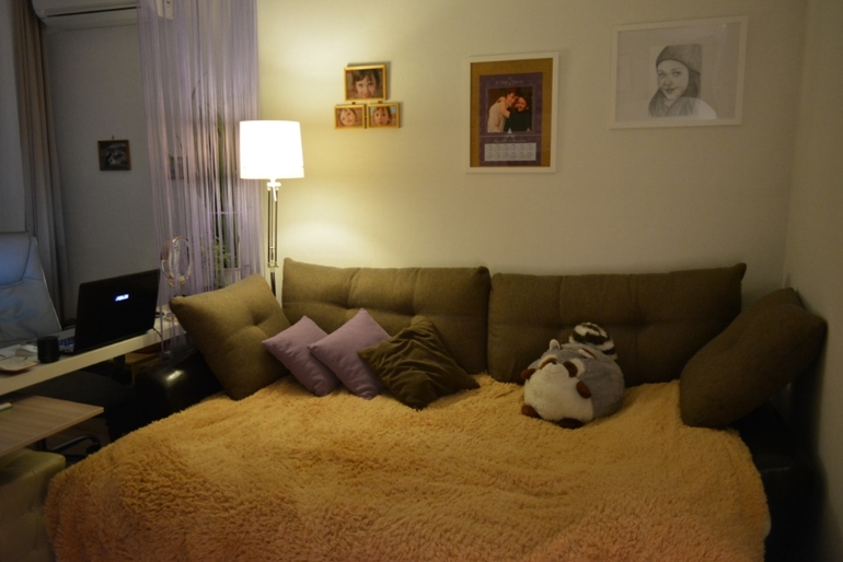 Решила показать свою комнату))