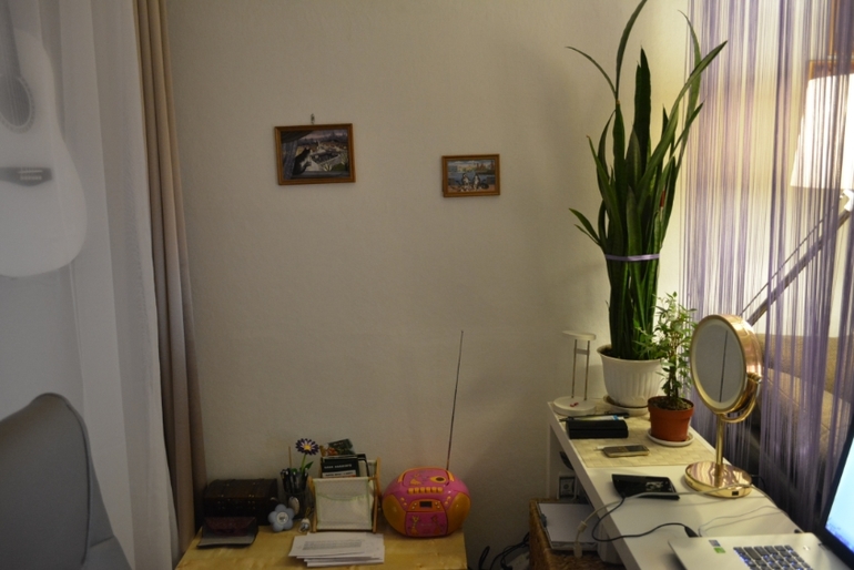 Решила показать свою комнату))