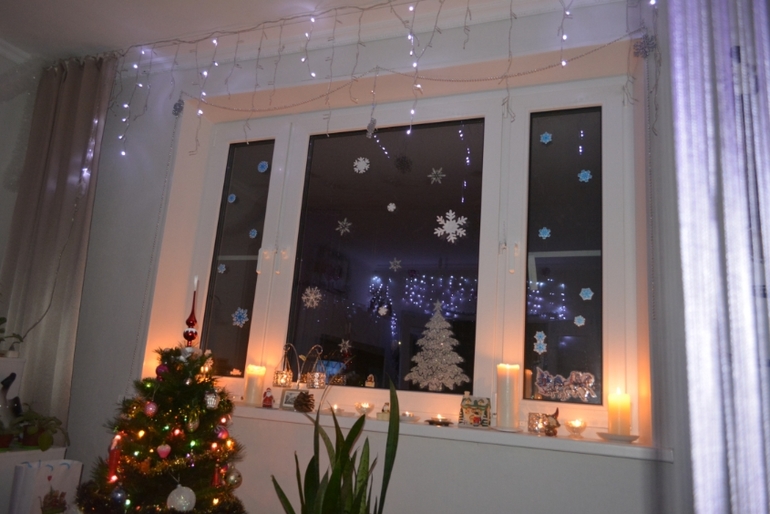 Решила показать свою комнату))