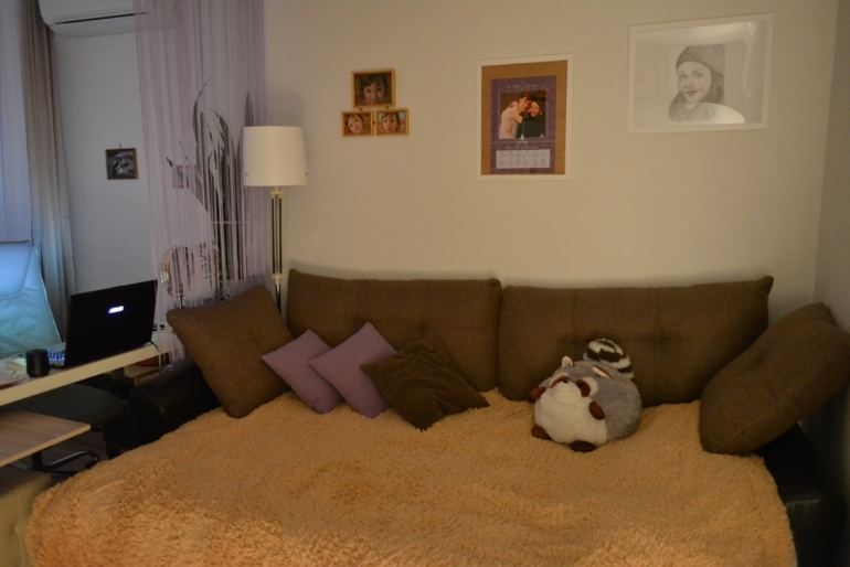 Решила показать свою комнату))